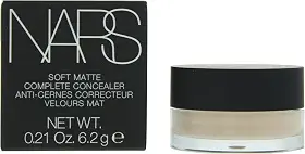 Nars Corretivo macio fosco completo Chantilly – para pele clara com tons neutros