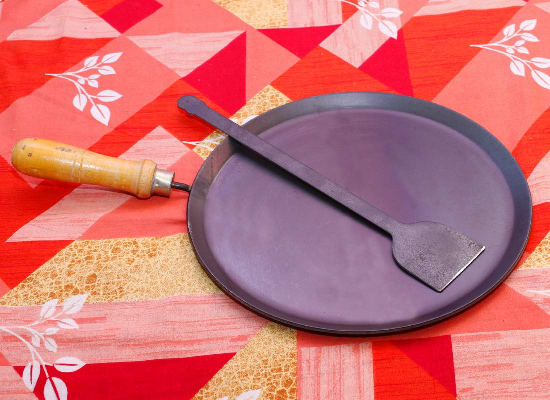 Nakshathra traditionally Hand Made tawa 10inch with Wooden Handle 3