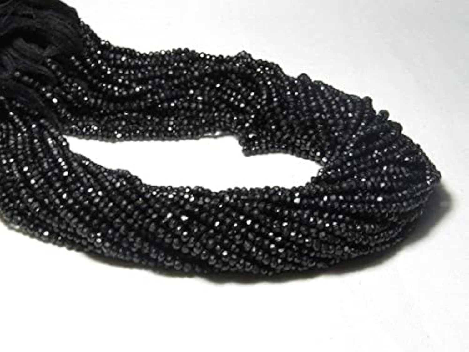 Perles spinelle noir LKBEADS 2.5mm rang 14 pouces pour collier bracelet DIY