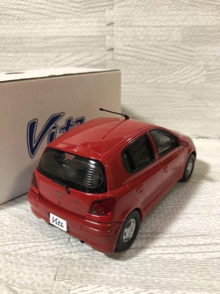 Amazon | 1/24 トヨタ 初代ヴィッツ VITZ カラーサンプル