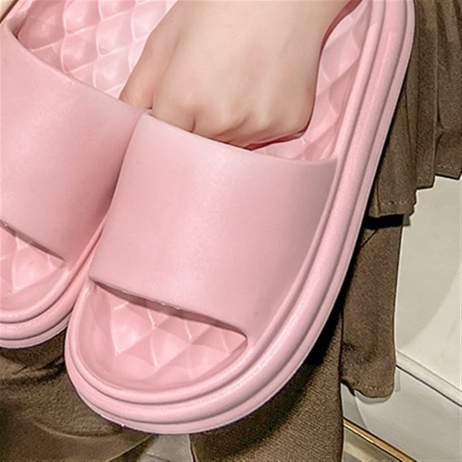 QTANZIQI Pantofole da Donna Pantofole per Interni ed Esterni Sandali da Camera Lavabili da casa Scarpe Basse da Donna Ciabatte Cloud Infradito Beach11.5 UK