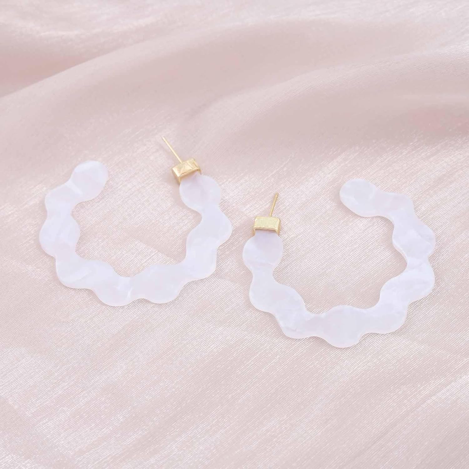Boho Acrylic Flower Hoop Earrings Large White Acrylic Earrings Floral Acrylic Earrings Tortoise Shell Hoop Earrings Statement Earrings Jewelry for Women - Image 7