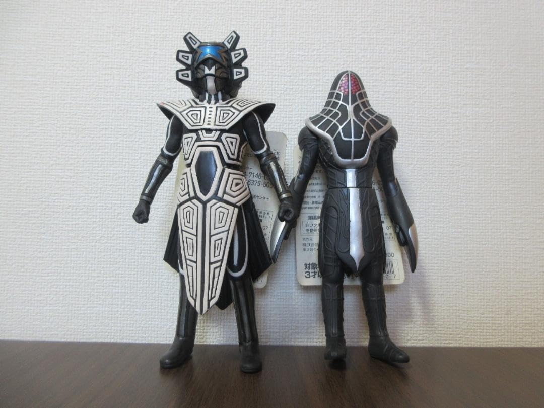 Amazon.co.jp: ウルトラ怪獣シリーズ ギギ ワロガ コスモス