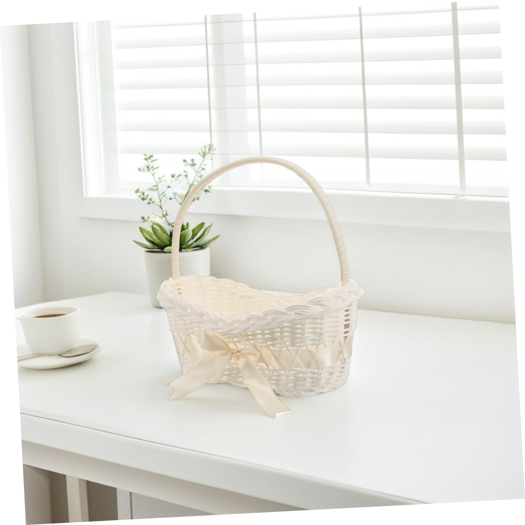 SHINEOFI Cesto Intrecciato in Materiale Simil Rattan per Fiori Cestino Portaoggetti con Manico Decorazione Elegante per Cerimonie e Matrimoni