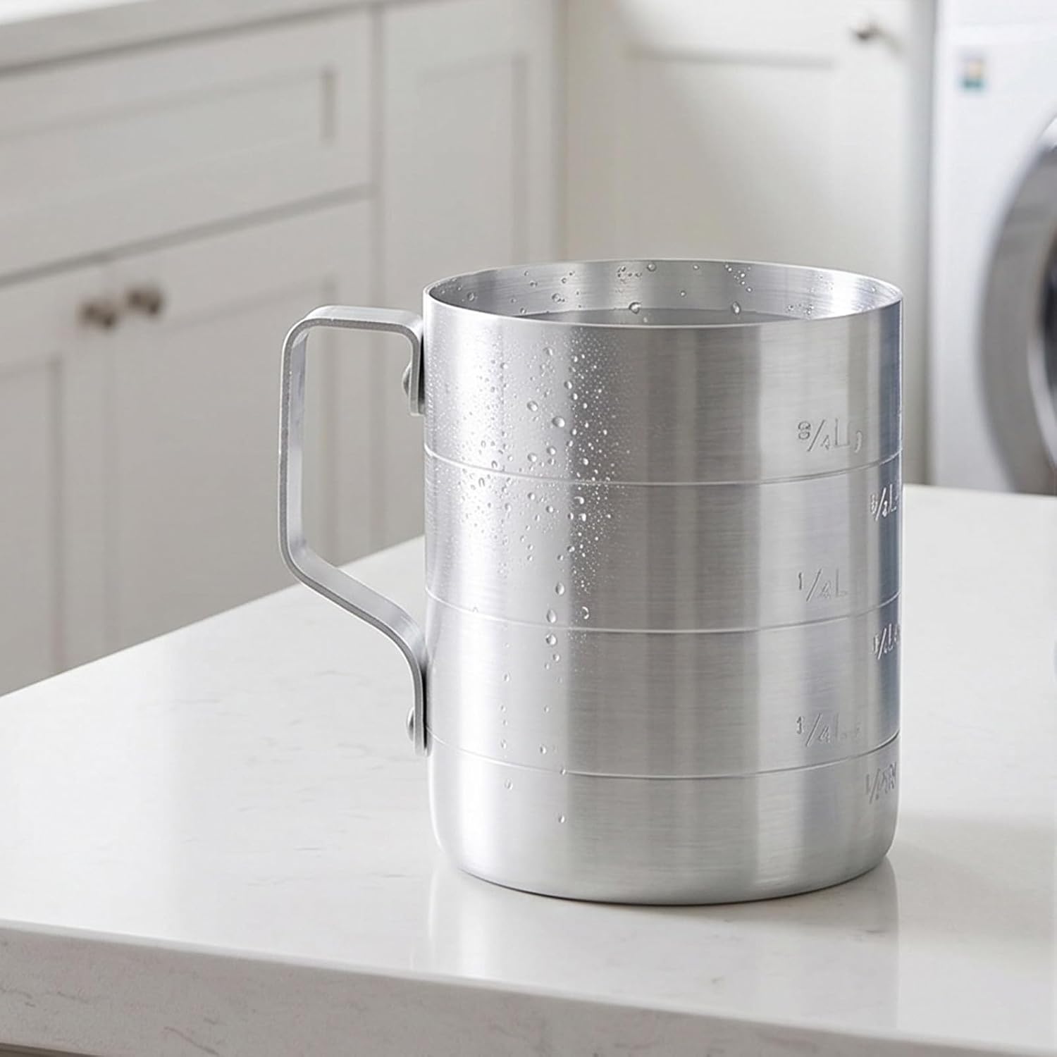 Cabilock Aluminum Measuring Cup 2000ml 68oz with Handle, Graduated Markings for Accurate Measurement, Sturdy Material, for Science Experiments and Home Kitchen Use