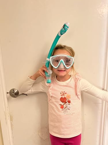 Great snorkel, but not for 10 year olds