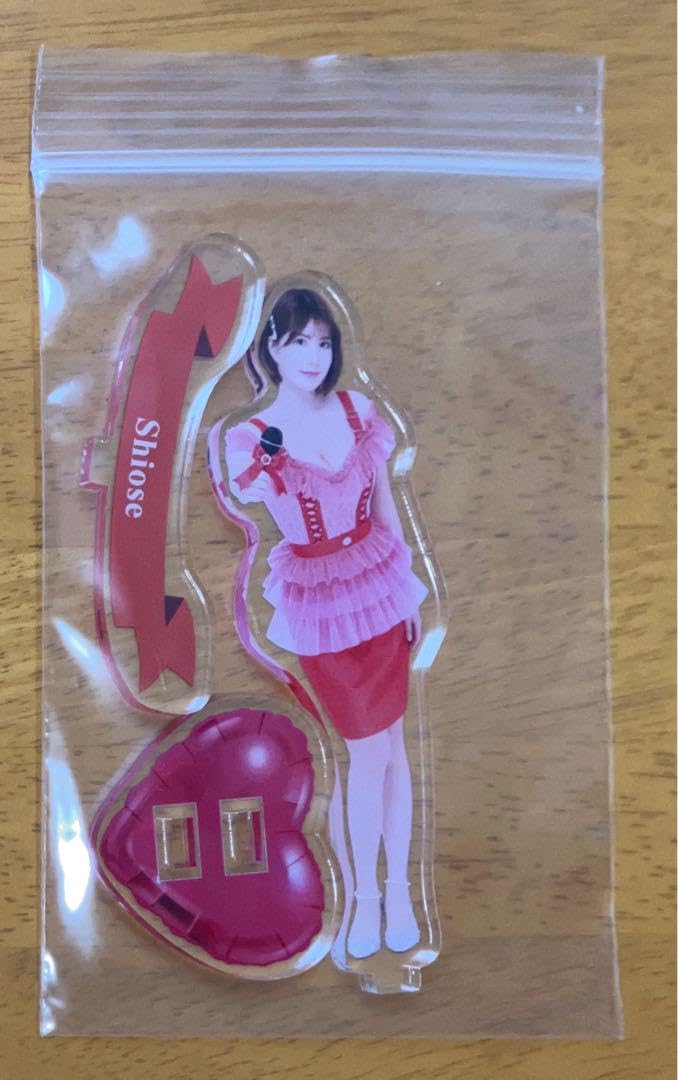 Amazon.co.jp: 汐世 凪ひかる アクリルスタンド : おもちゃ