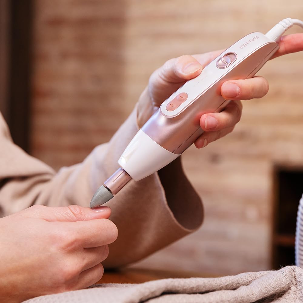 Cecotec Set elettrico per manicure e pedicure PinkyCare 700 Perfect Nails. Sette testine intercambiabili, cinque velocità e due direzioni di rotazione, design ergonomico, custodia inclusa.