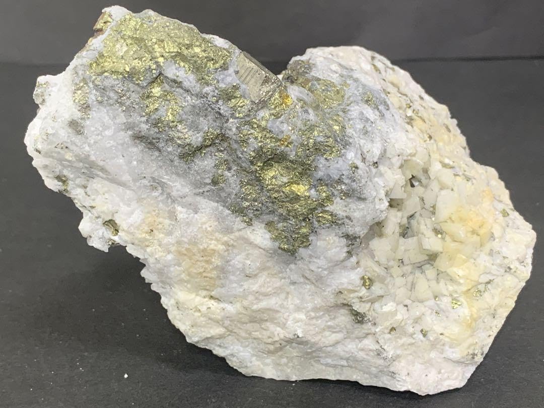 金鉱石　鉱物標本　鉱物 Amazon | 鉱物標本 金鉱石 金石 幸運石 原石 鑑賞石 観賞石897g | 岩石