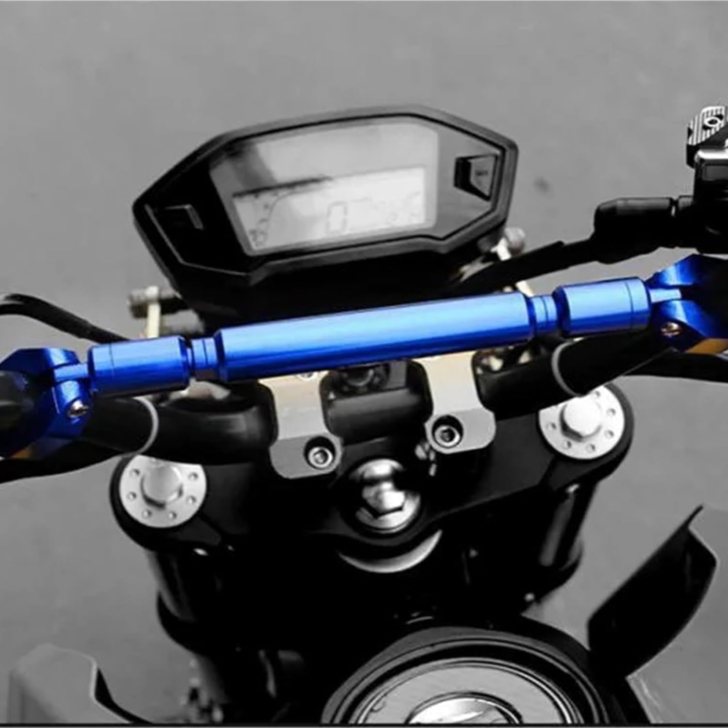 バイク ハンドルブレース オートバイ用カーボンファイバーバランスハンドルバークロスバー電話ホルダー のために PAN AMERICA