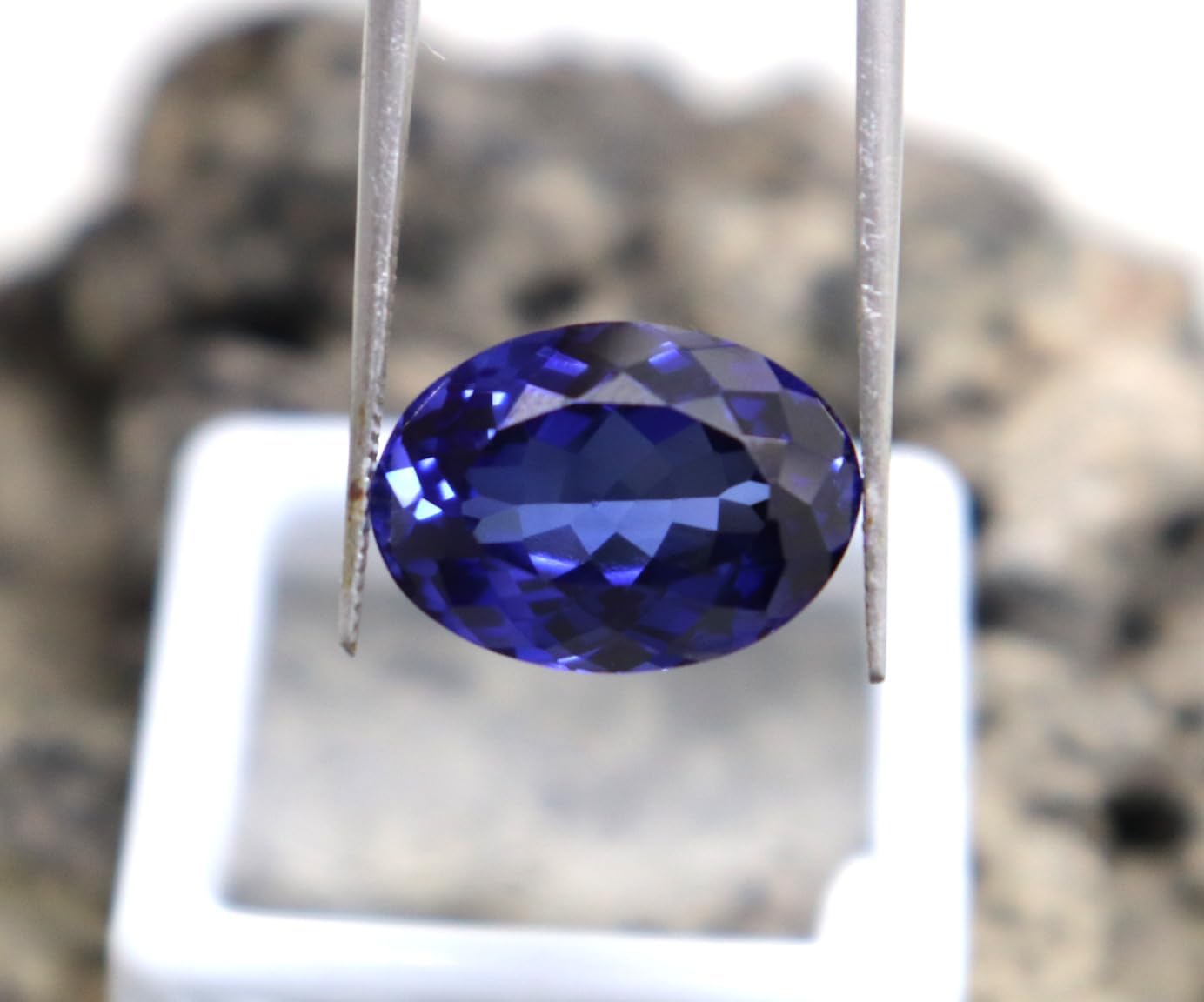 10CT Natural Flawless Blue Oval Cut Tanzanite Certified Faceted Loose Gemstone for Jewellery Making