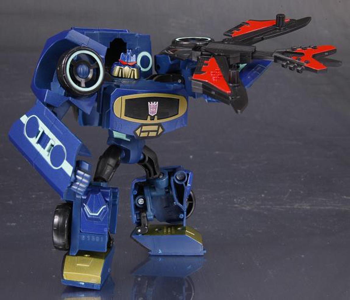 Buy Japanese Transformers Animated - Ironhide (Bulkhead) Vs