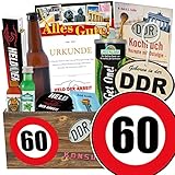 WEITERE PRÄSENTKÖRBE: Bei uns gibt es viele weitere Ideen für DDR-Präsentkörbe gefüllt mit Ostprodukten. Wir bieten Ihnen eine außergewöhnliche Geschenkidee für jeden 