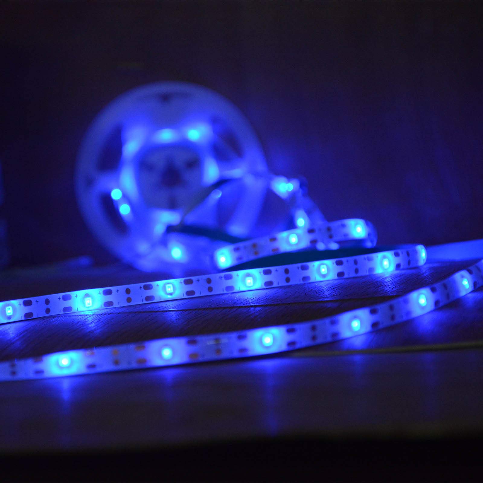 Tira de luces LED solares para exteriores, color azul, funciona con energía solar, flexible, impermeable, 8 modos, 180 luces LED para jardín, porche, cenador, camino, hogar, patio, sombrilla y patio