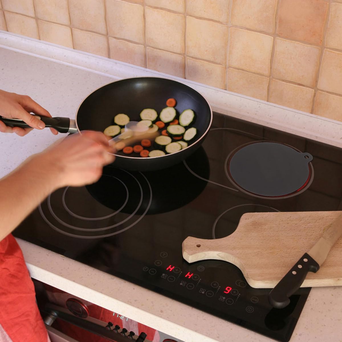 CALLARON Alfombrilla Protectora para Placa de Inducción 180x210mm de Silicona Resistente al Calor Antideslizante Negra para Cocina y Encimera, Esterilla para Hornear y Protección