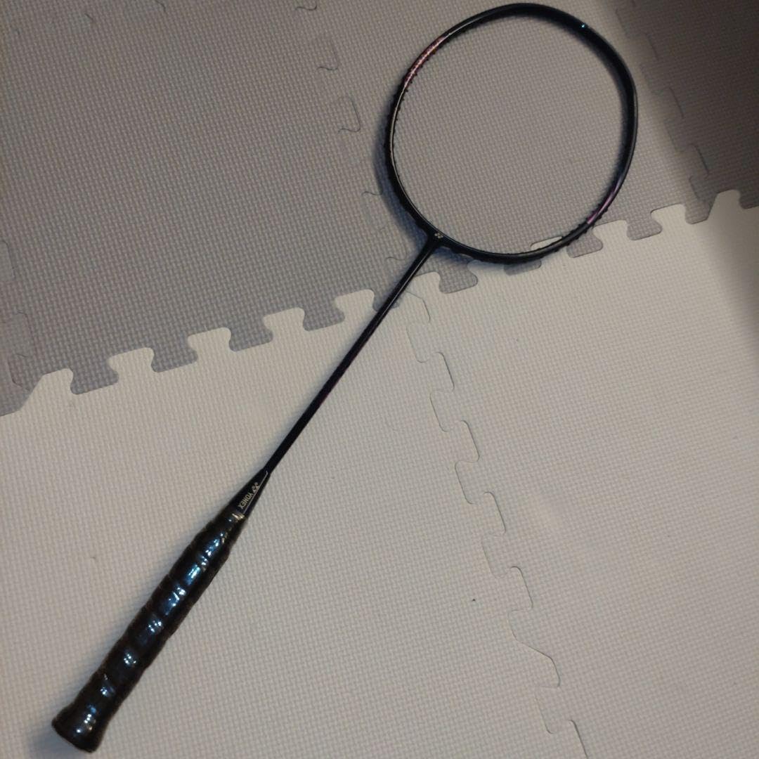 Amazon.co.jp: ヨネックス バドミントンラケット アストロクス00 