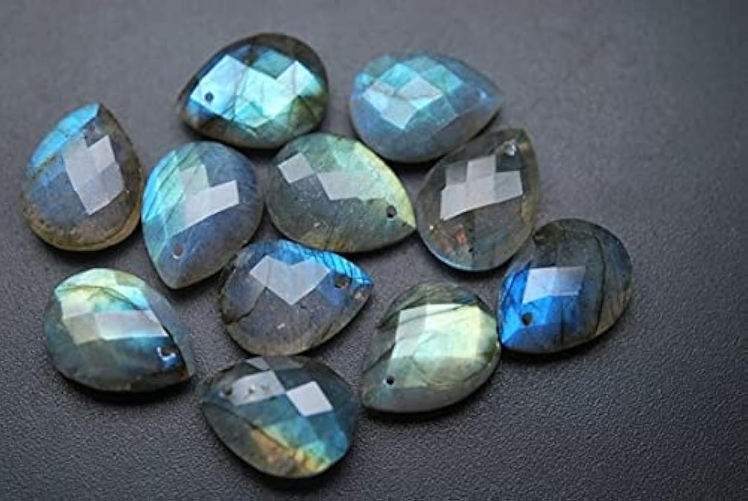Perles labradorite bleu flash poire 13x18mm pour boucles d'oreilles d'été