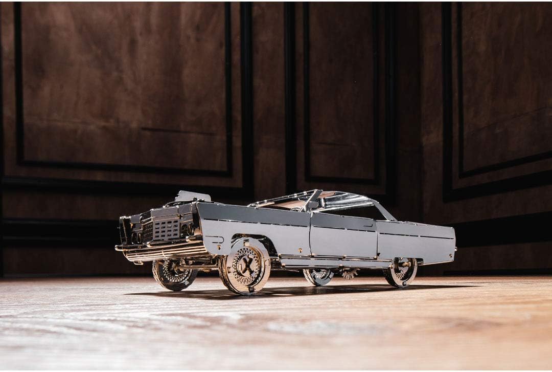 Model Car Kit - 3D Model kit Royal Voyager - Moving Wind-Up Retro Car Model | 3D Puzzle for Adults - Metal DIY Kit | Beautiful Metal Model Car Collectible | DIY Construction Set of a Vintage Car