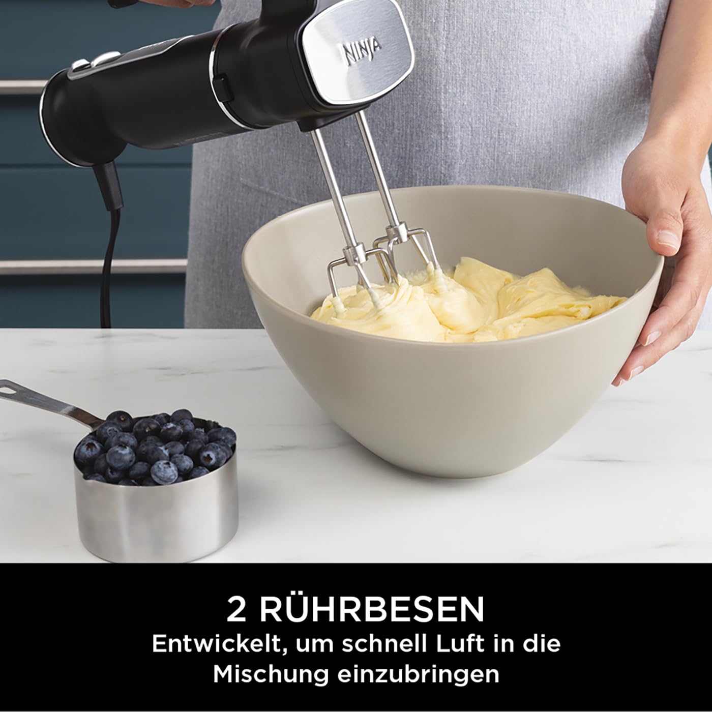 Ninja Foodi 3-in-1 Stabmixer, Handmixer & Zerkleinerer, Stufenweise Anlauf, 2 Misch- und 5 Rührgeschwindigkeiten zum Zerkleinern, Mischen, Kneten und mehr, spülmaschinenfest, 850W, Schwarz CI100EU