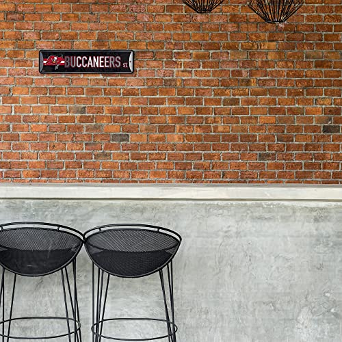 Rico Industries Placa de metal para decoração de casa NFL Tampa Bay Buccaneers (10 x 38 cm) – Ótima