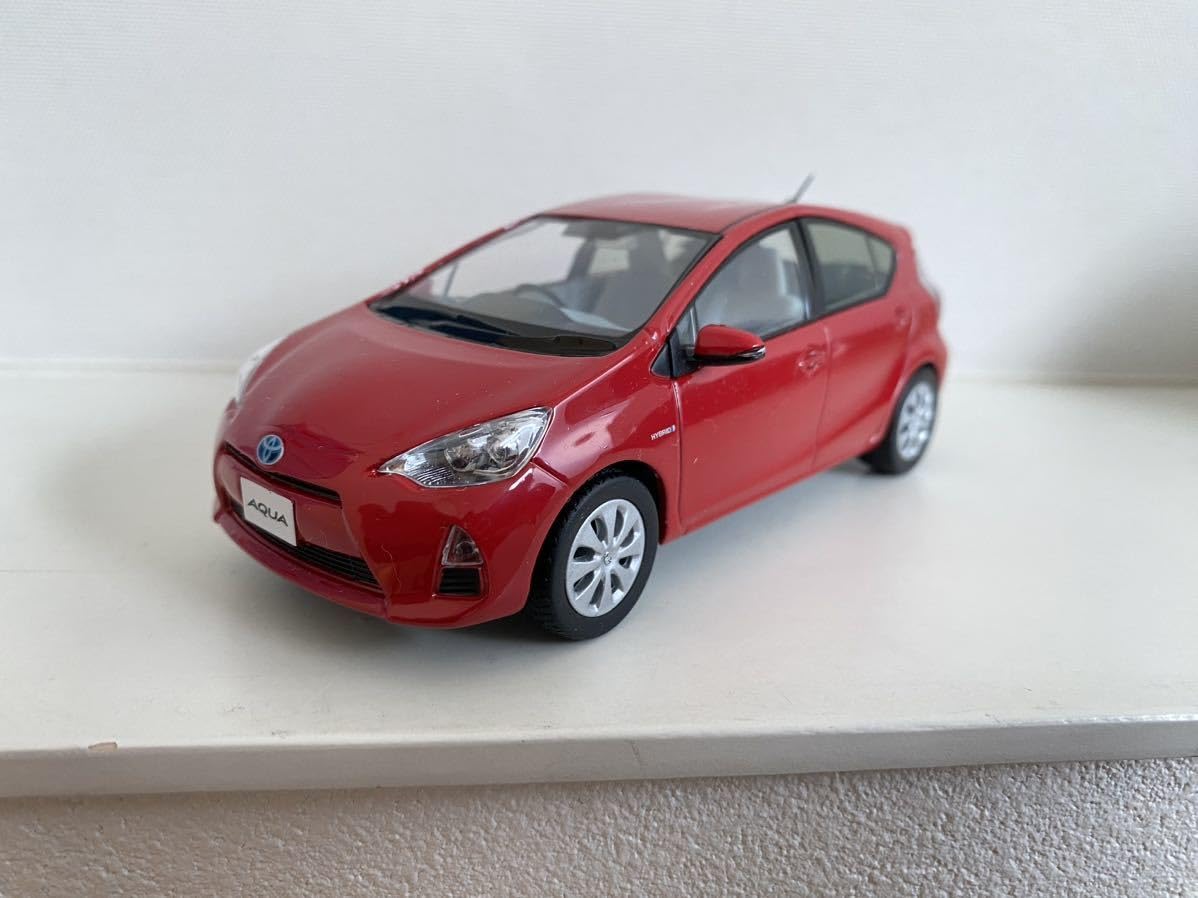 Amazon | 初代 アクア ミニカー 1/30 スーパーレッドV 3P0 赤