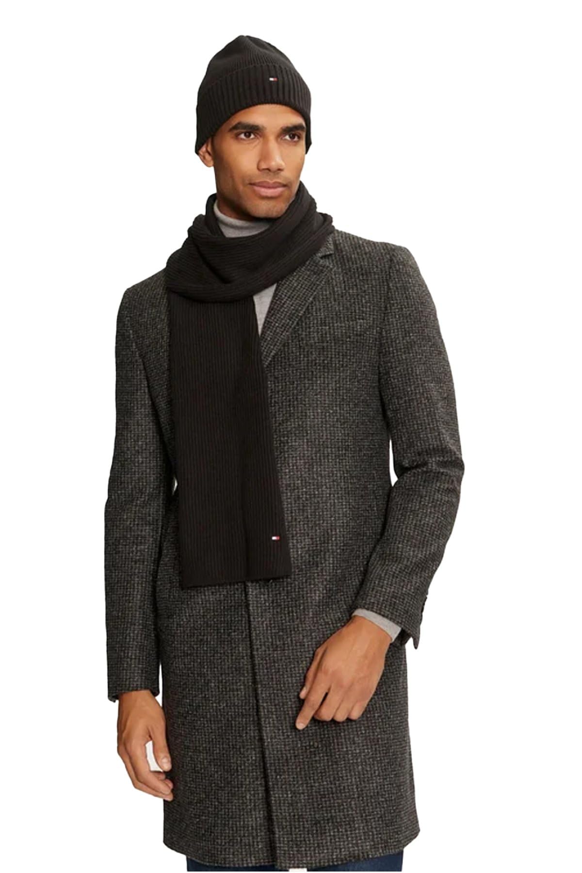 Tommy Hilfiger Men's Flag Pima Cotton Beanie & Scarf Am0am12937 Gift Pack, Black (Black), One Size