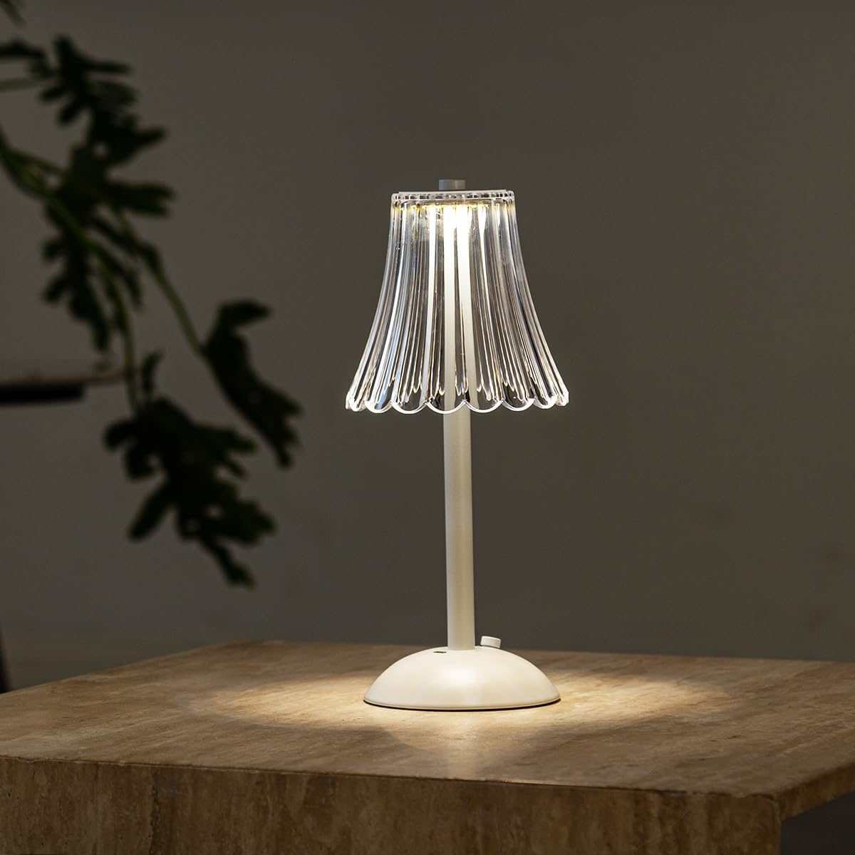 HEQET Cordless Table Lamps for Home,Table,Dining Room, Gold Rechargeable Lamps, USB Charge 12'' Tall LED Brass Portable Outdoor Indoor Table Lamp with Built-in Dimmer (Flower-White)