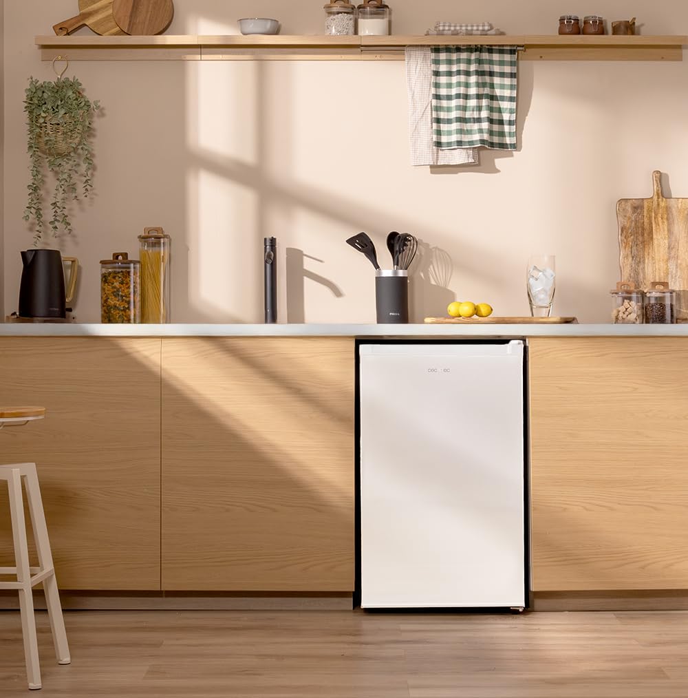 Cecotec Congelatore a Pozzo 87 L Bolero CoolMarket TF 87 White. 87L, Classe E, Design Compatto, Porta Reversibile, Controllo Meccanico, 3 Cassetti, 50,6x55,1x83,6 cm, per Bevande e Alimenti Congelati