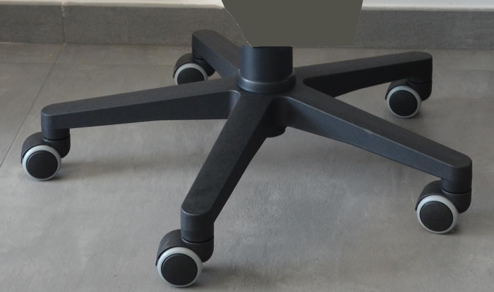 idealsedie base in plastica nera per poltrona da ufficio D.600 con ruote in plastica