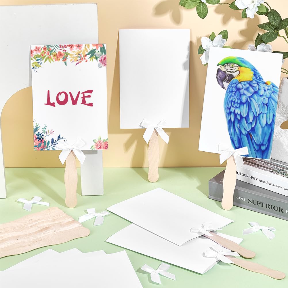 PH PandaHall Set di 50 ventagli per chiesa, in cartoncino bianco, con fiocchi bianchi, per matrimoni, fai da te, con bastoncini di legno e nastro biadesivo, per progetti artistici e personalizzati