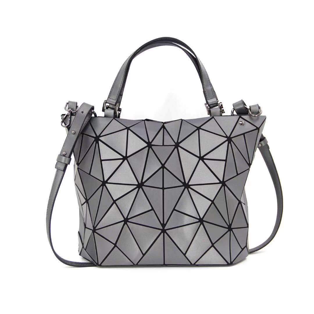 Geometric Luminous Purses and Handbags Shard Lattice Eco-Friendly Artificial Leather Rainbow Holographic Purse, Silver, Large