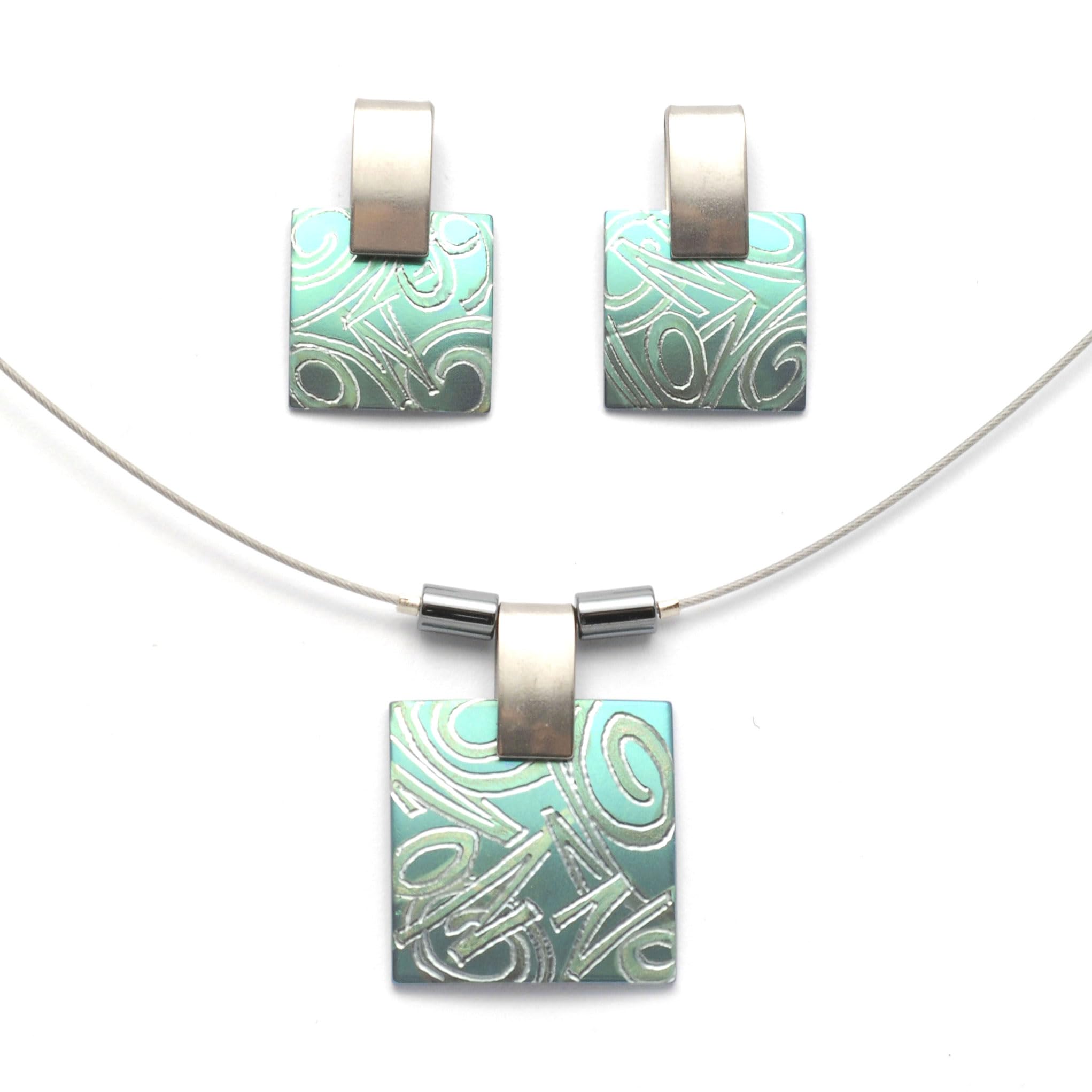 Titan Schmuck-Set. Absolut kein Risiko auf Allergien Handgefertigte Schmuckstücke. Lieferbar in verschiedenen Farben