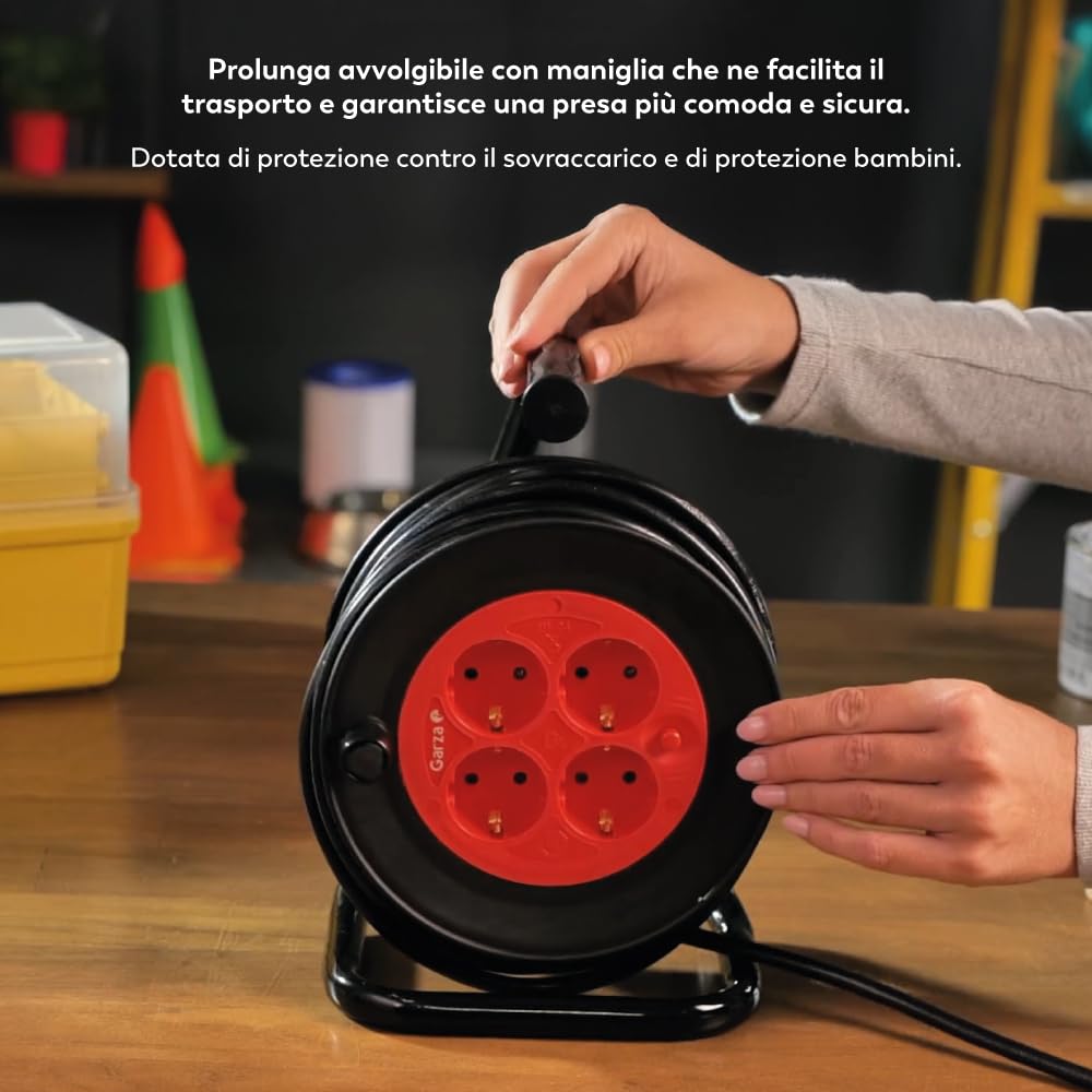 Garza - Avvolgicavo domestico per interni rosso e nero, 4 prese con messa a terra, cavo da 25 metri, protezione da sovratensione e surriscaldamento, protezione bambini
