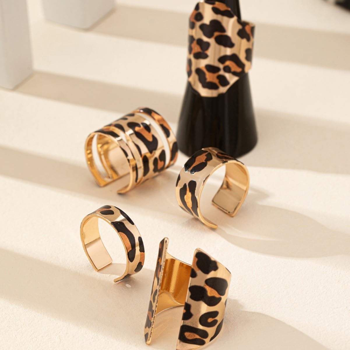 Leopard Print Statement Ring 5 Pieces Set Gold-Tone for Women Trendy Vintage Tortoise Wide Bands Open Boho Adjustable Finger Rings Retro Comfort Fit Cocktail Party Prom 80 90s Costume Jewelry Gifts
