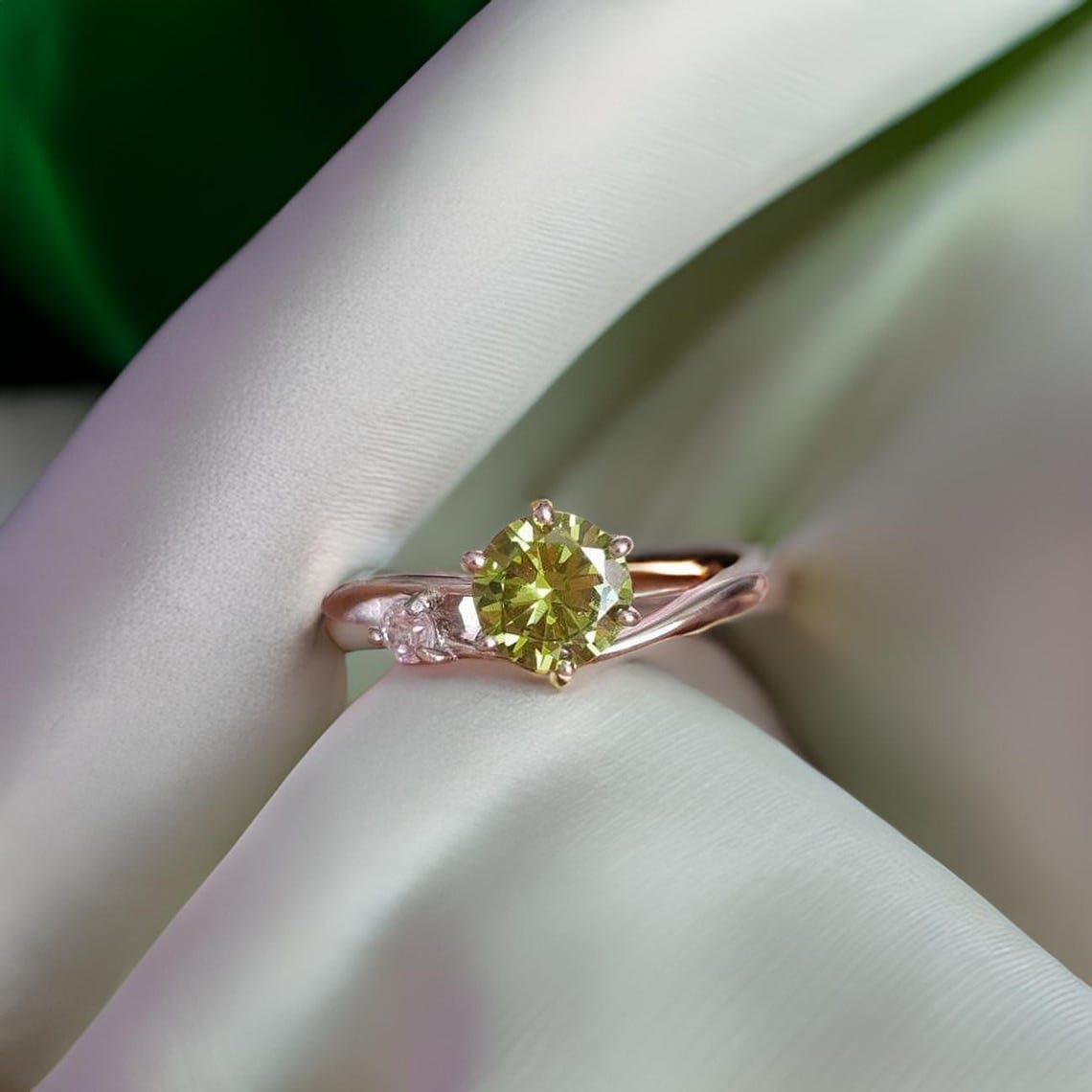 Sterling Silver Peridot Gemsone & Wavy Band Moissanite Accent Ring For Women