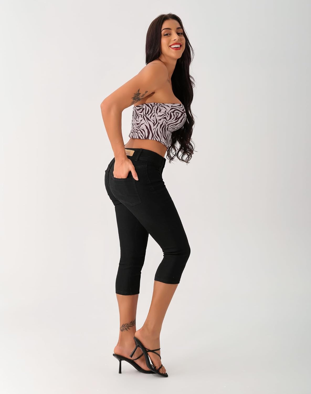 roswear Women’s Capri Pants Trendy Mid Rise Skinny Stretchy Front Seam Denim Jeans - Image 5