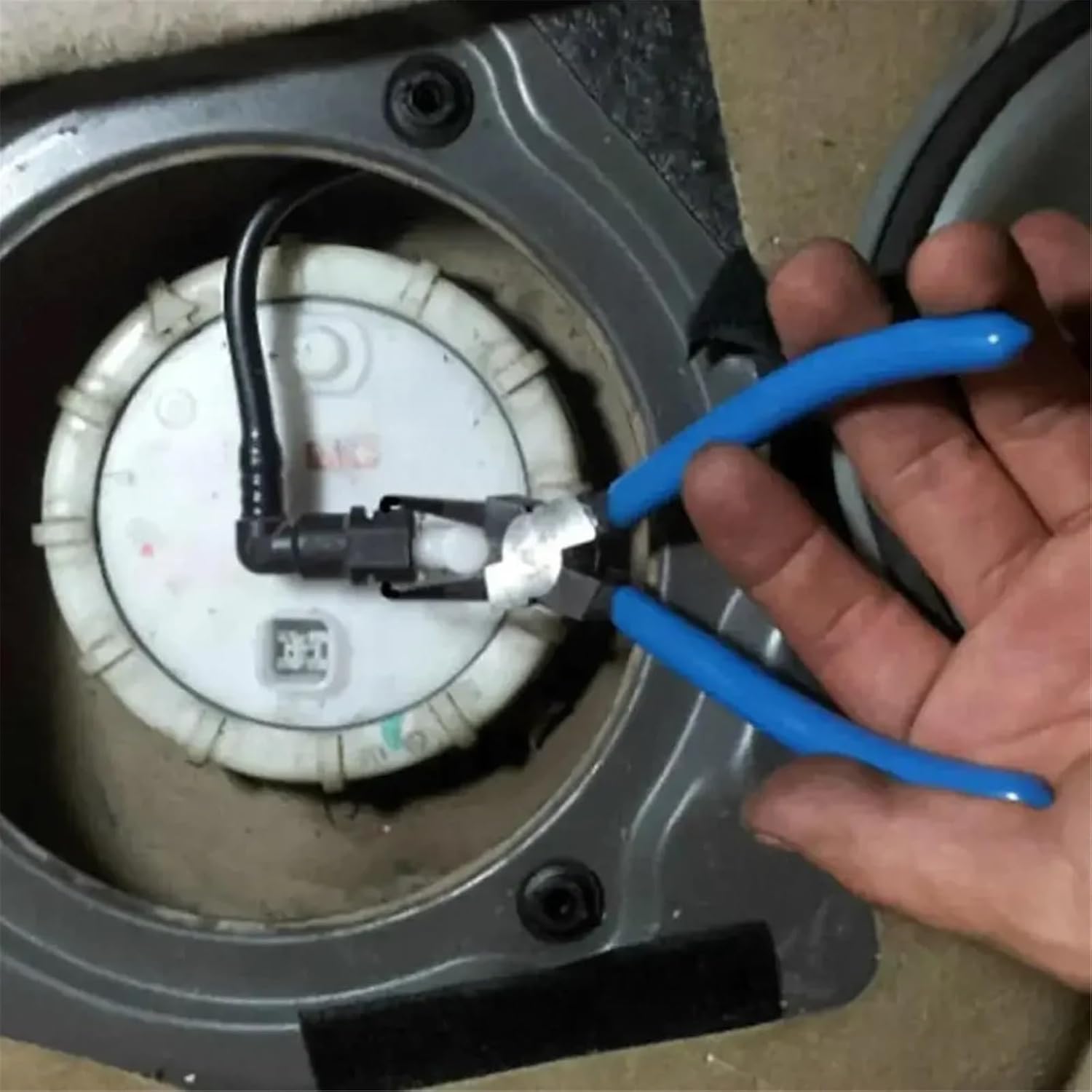 Car Joint Holding Plier Fuel Filter Line Petrol Clip Pipe Hose Release Disconnect Removal Tool Accessories Tongs 1Pcs