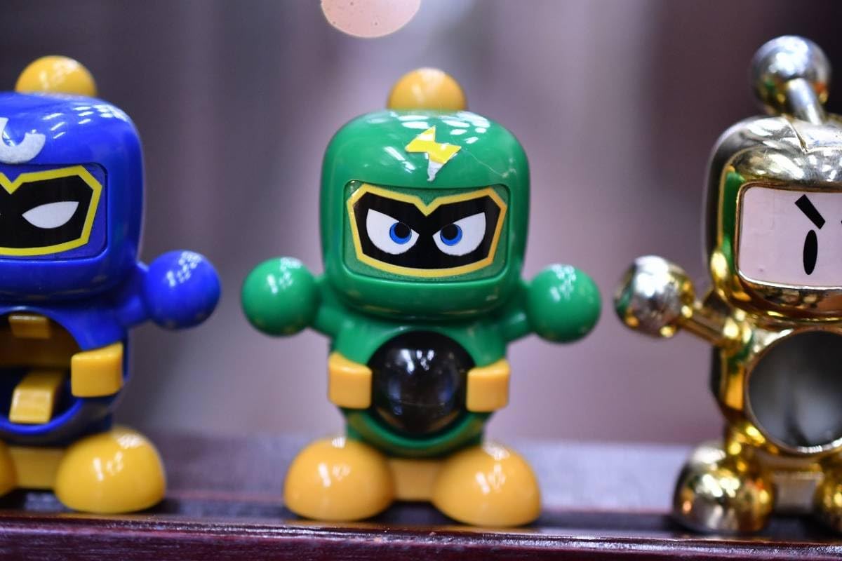 Amazon.co.jp: ビーダマン ゴールデンボンバーマン スーパー 