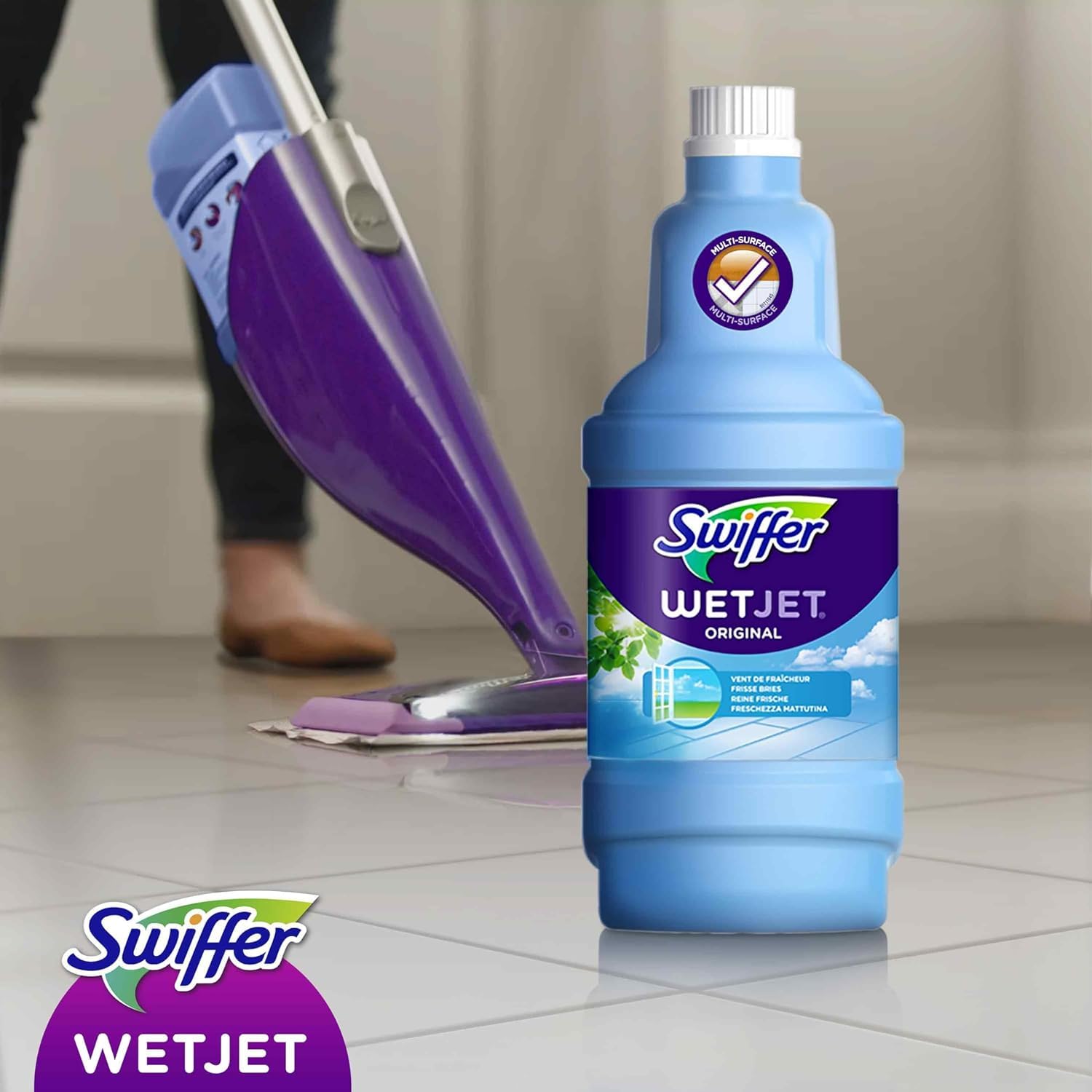 Swiffer Wetjet - Set di spazzole a spruzzo, 1 ricarica da 1,25 l WetJet e 10 salviette, trattiene polvere e sporco, progettato per tutti i tipi di pavimenti (1)