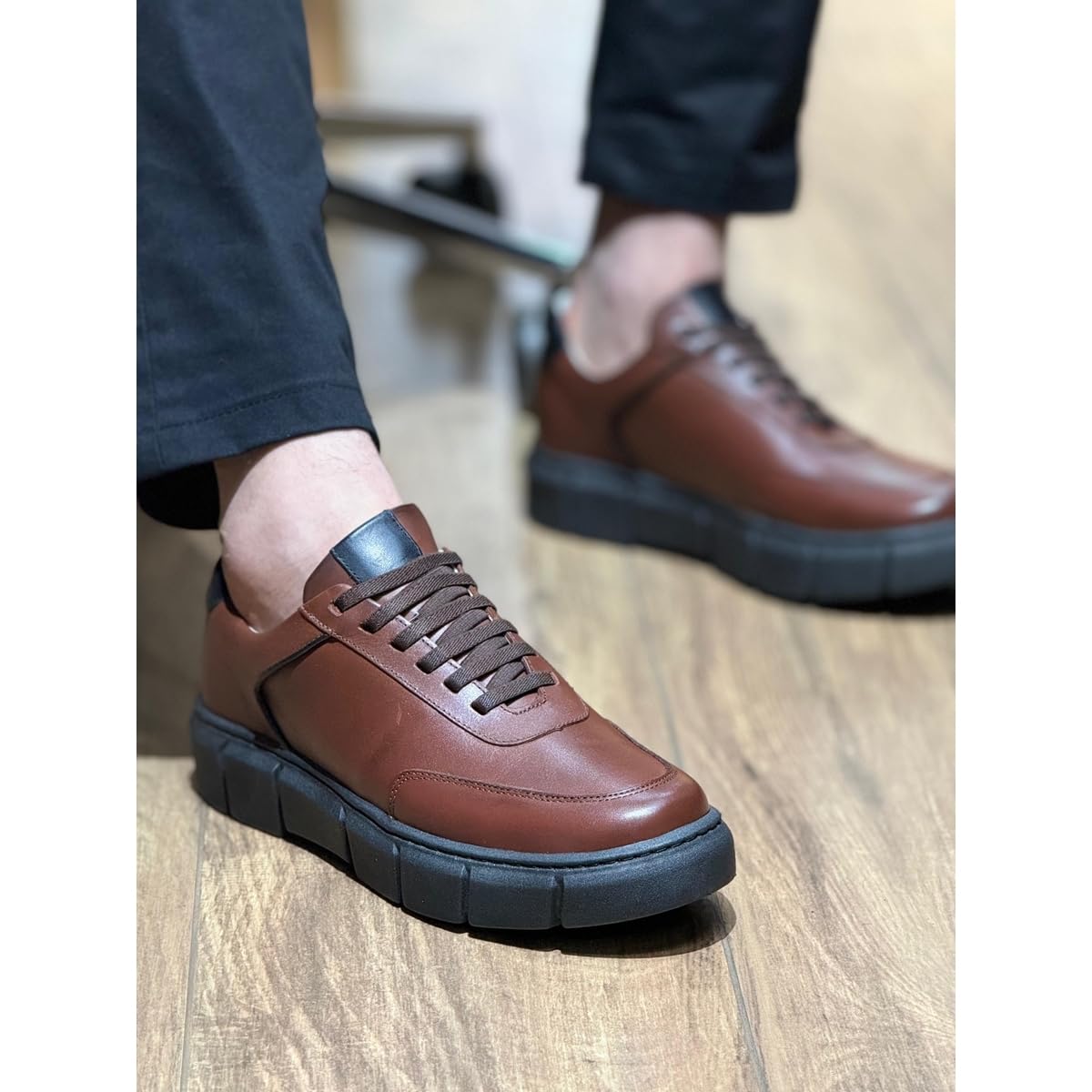 Sapato Masculino Sola Traturada Artesanal couro Legítimo em promoção! Veja a oferta e mais achadinhos de Sapatos 8 Hoje é o melhor dia para comprar Sapato Masculino Sola Traturada Artesanal couro Legítimo com aquele preço maroto! Promoção! Aproveite a oferta! 8