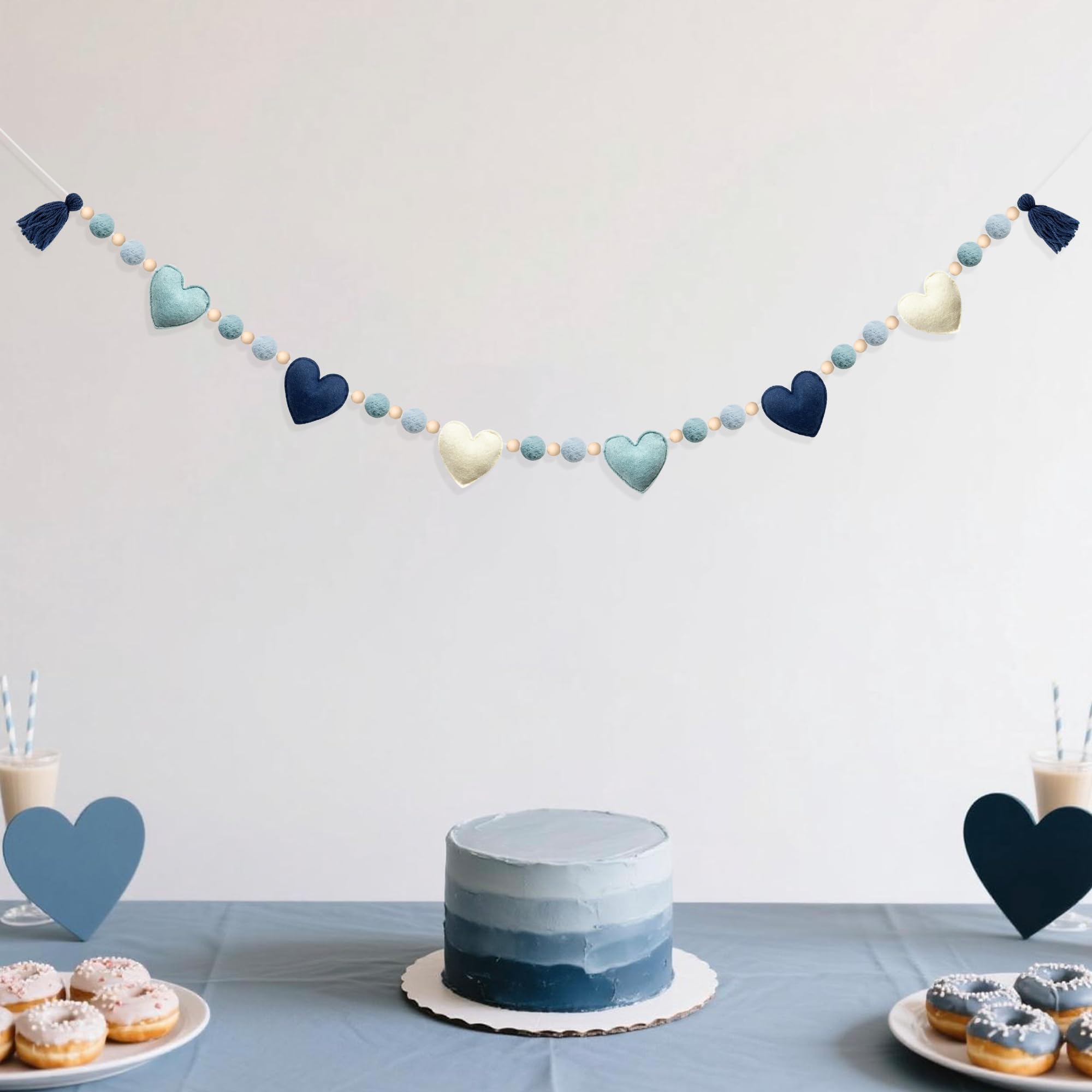 Staubiges blaues Herz-Dekoration, handgefertigt, vorbespannt, Filz-Herz-Banner, Wollfilzkugel, Holzperlengirlande, Luftschlangen für Geburtstag, Babyparty, Jahrestag, Valentinstag, Kinderzimmer