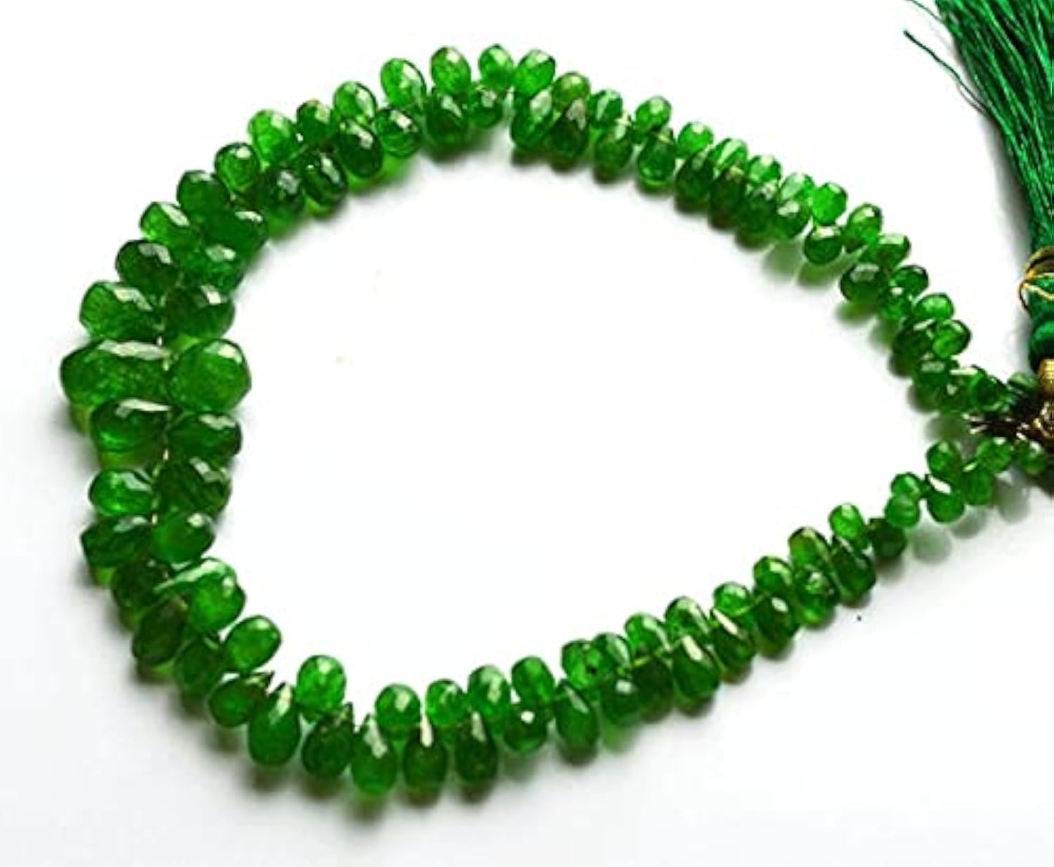 Green garnet tsavorite haut de gamme en briolettes facettées