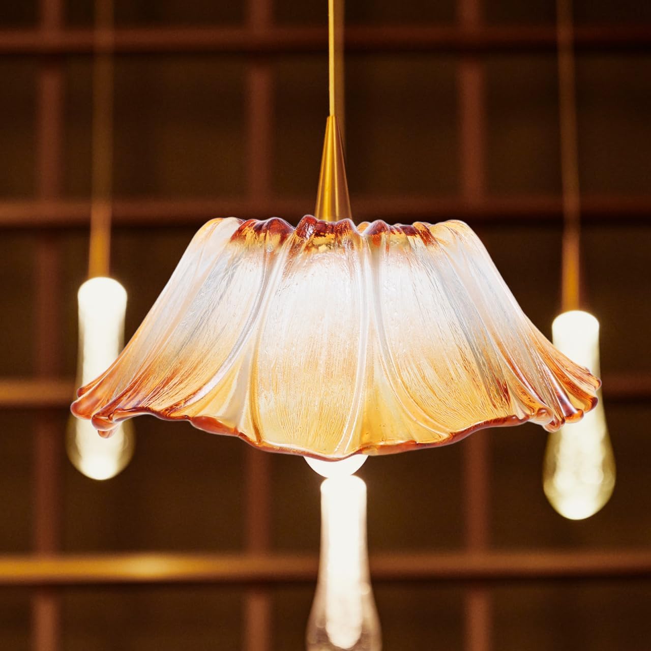 Mikikit Flower Shaped Glass Lamp Shade, Light Bulb Covers Vintage Lamp Shade for E27 Table Floor Lamp Chandelier