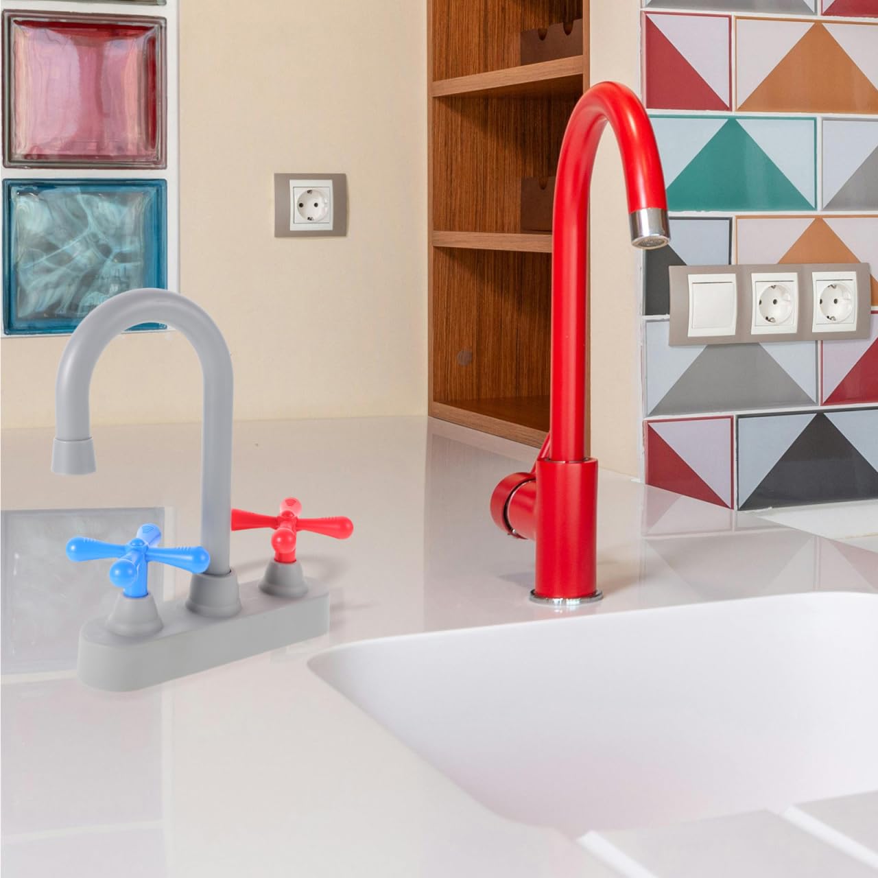 Gatuida Kitchen Sink Toy Faucet Plastic Simulation Boy Girl's Sink Faucet Toy for Pretend Play Kitchen Accessories Running Water Function - Image 2