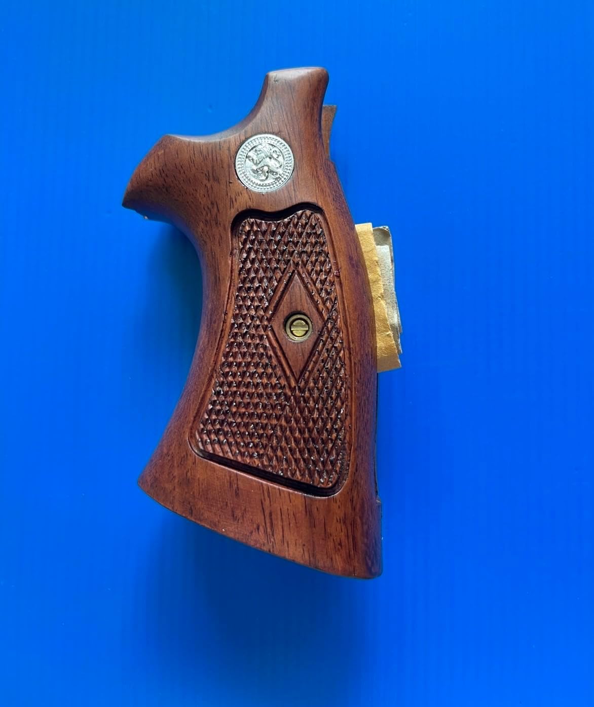 Hardwood Handgun Grips Compatible with Smith and Wesson K/L Frame Square Butt Revolvers Finger Groove Checkered Design Deluxe Classic Handmade Craft Handcraft