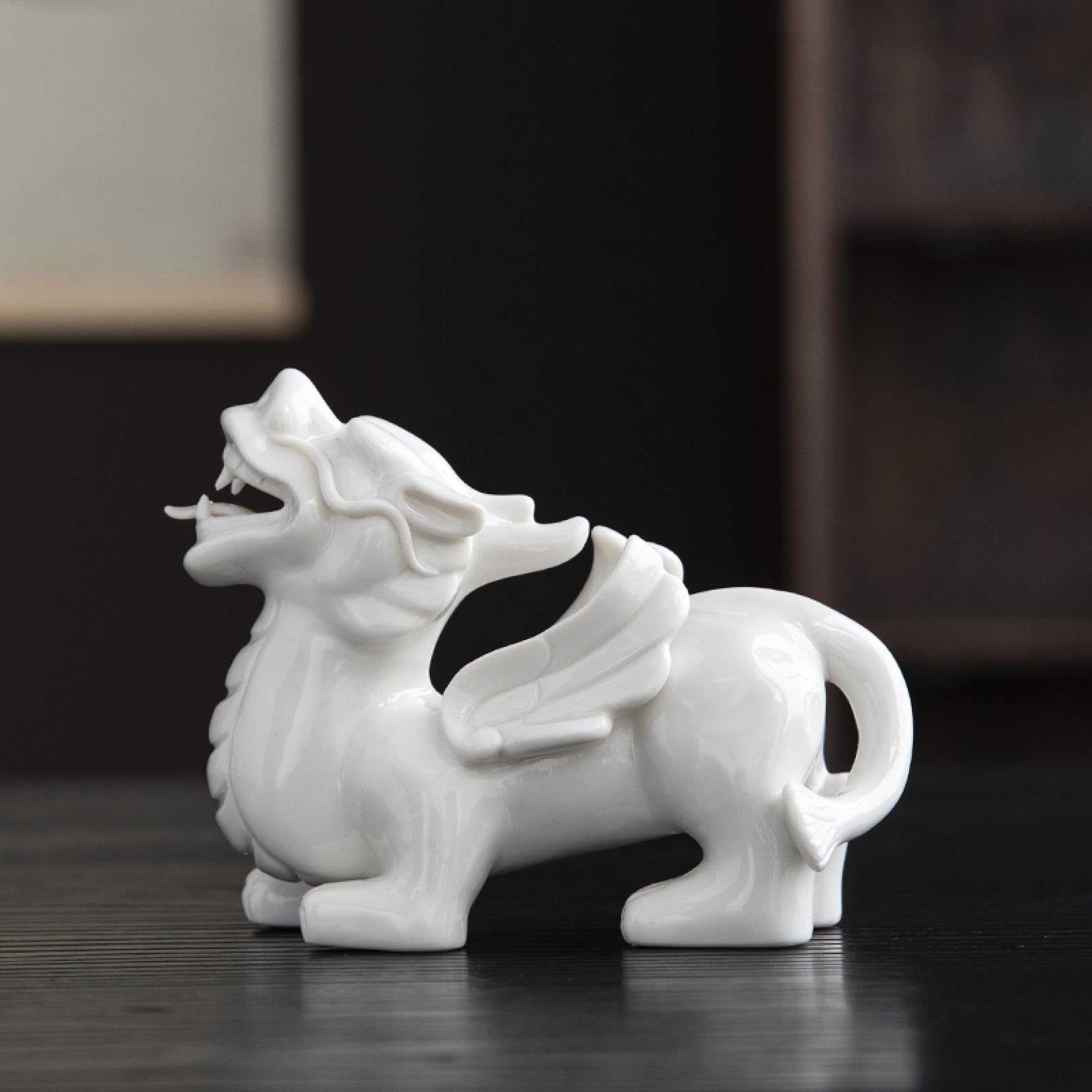 Escultura de dragón Qilin Blanco de cerámica Hecha a Mano Adorno Animal decoración para hoteles hogares oficinas Regalos de Boda
