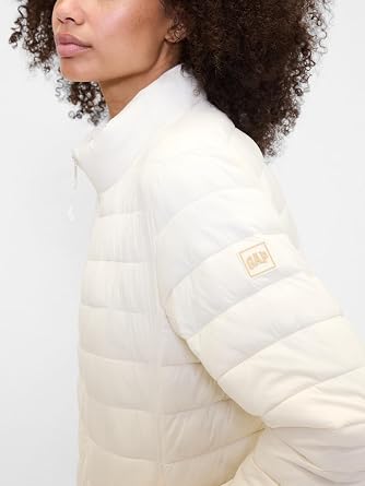 GAP Women's Logo Lightweight Puffer Jacket
