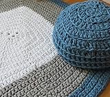  Conjunto de puf y alfombra cuadrada, en color blanco, tierra y verde azulado
