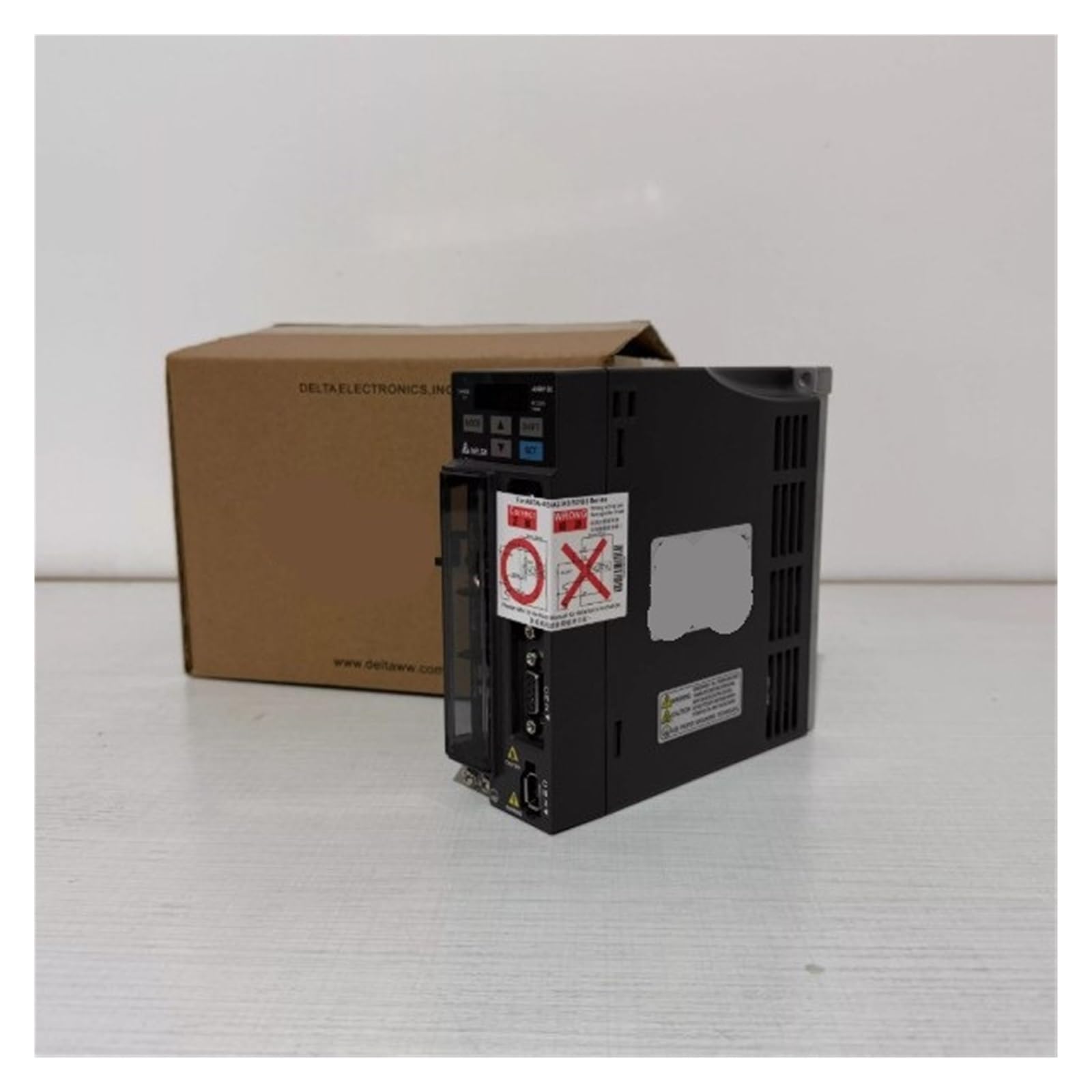 Silnik Wrzeciona, Serwonapęd serii ASDA-B3 ASD-B3-0721-L, jednofazowy/3-fazowy wzmacniacz prądu przemiennego o mocy 750 W, sterowanie o wysokiej szybkości reakcji dla CNC i robotyki