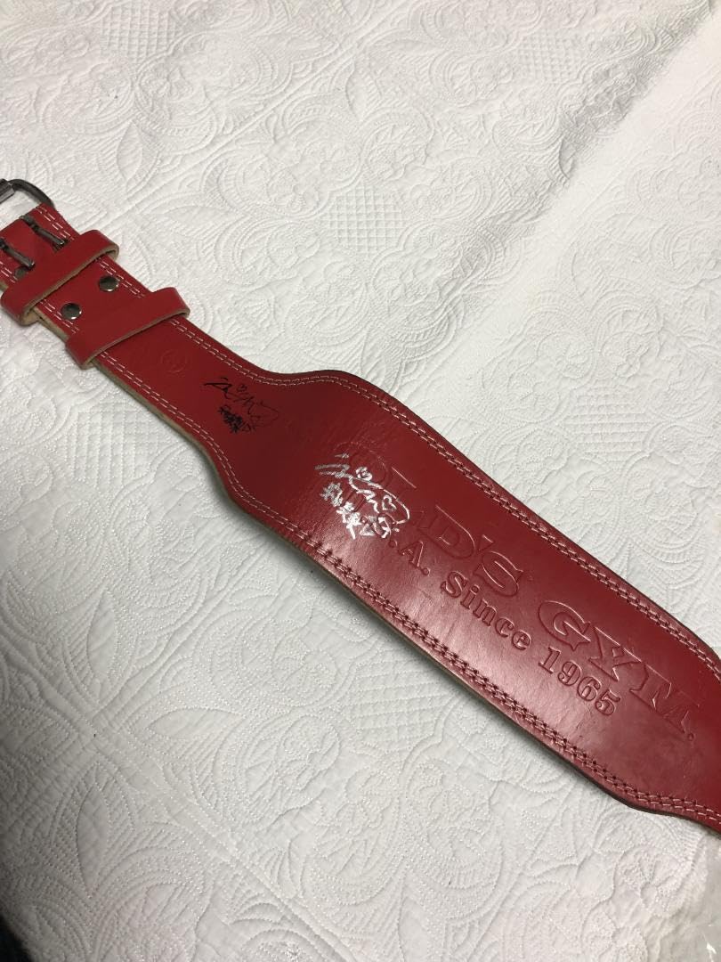 ゴールドジム レザーベルト 安井友梨さん　サイン入り Amazon.co.jp: ゴールドジム レザーベルト 安井友梨サイン入り